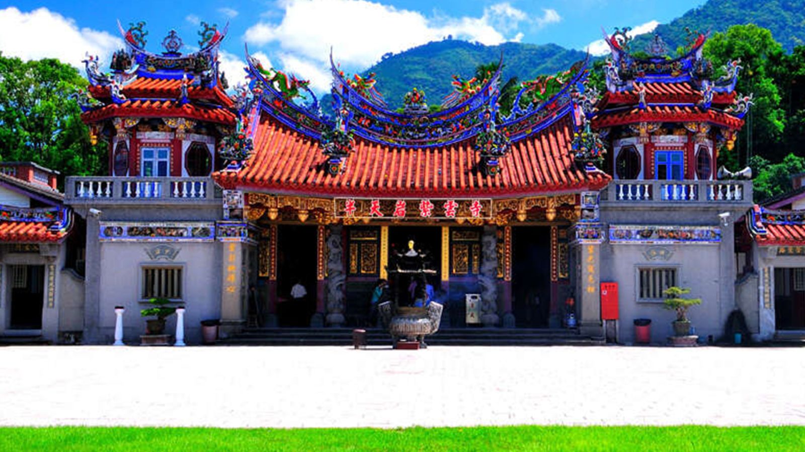 廟宇介紹-嘉義半天岩紫雲寺 | 香的世界